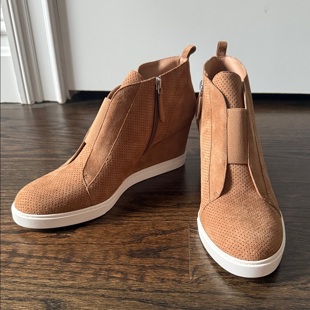 Linea Paolo Tan Perforated 3in Wedge Boot Sneakers - Size 12M